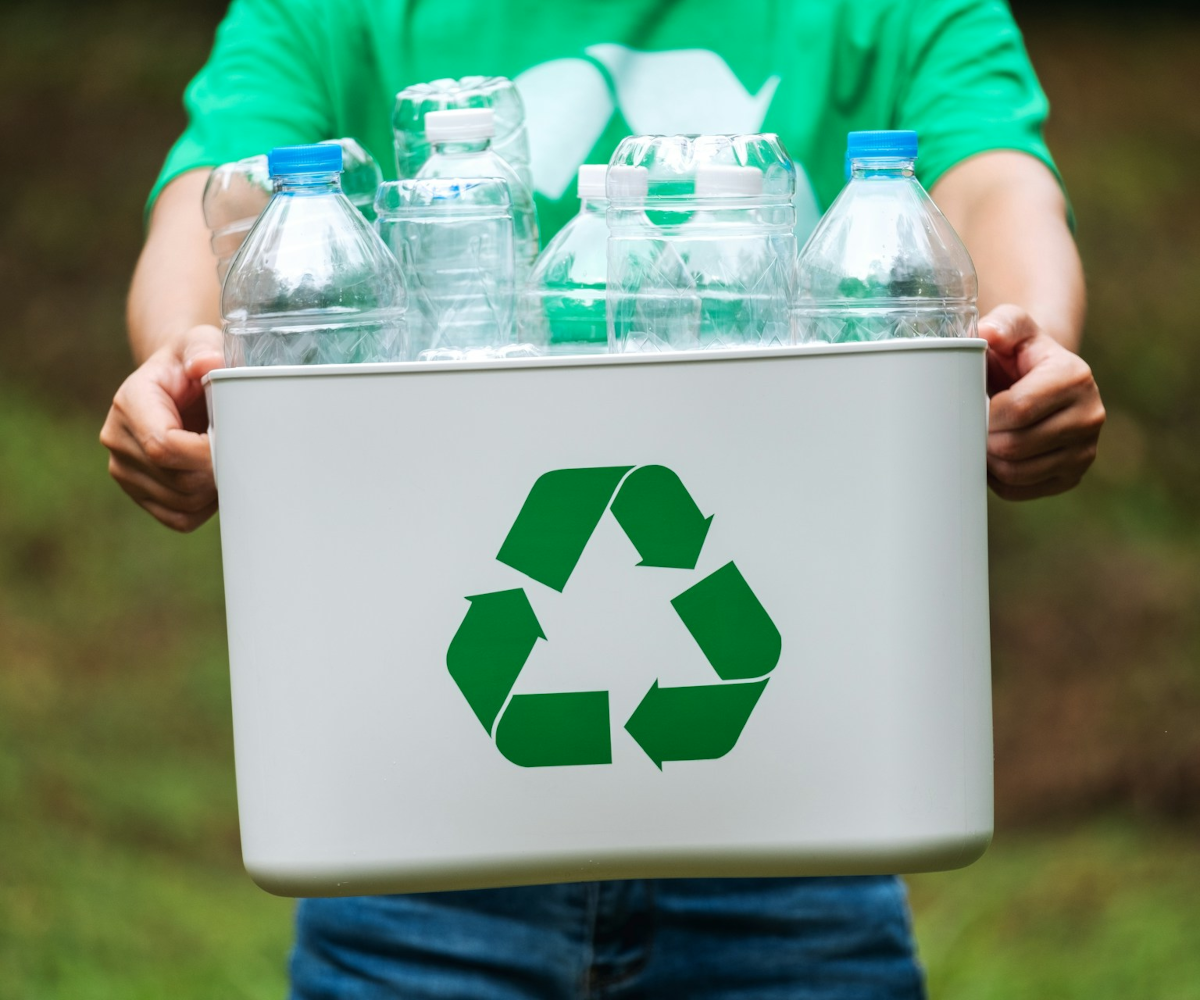 Oleje znanego producenta będą od teraz sprzedawane w butelkach pochodzących z recyklingu