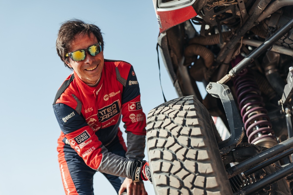 Maciej Oleksowicz z mocnym debiutem w Rajdzie DAKAR