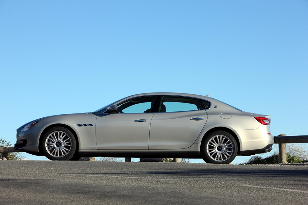 Nowe Maserati Quattroporte z oponami Dunlop