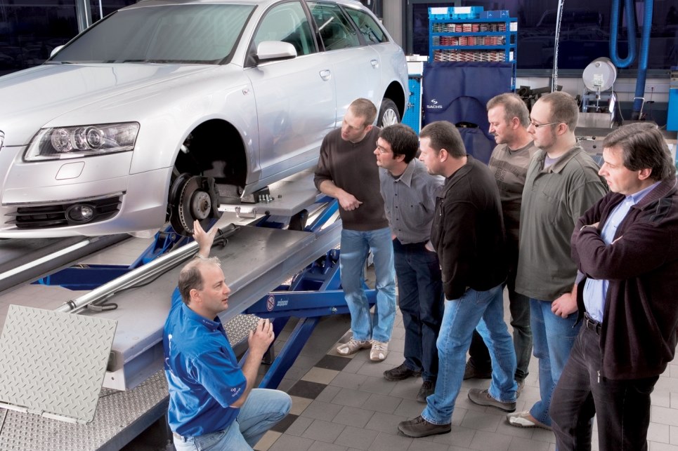 ZF Services chce uczyć o układach wysokiego napięcia