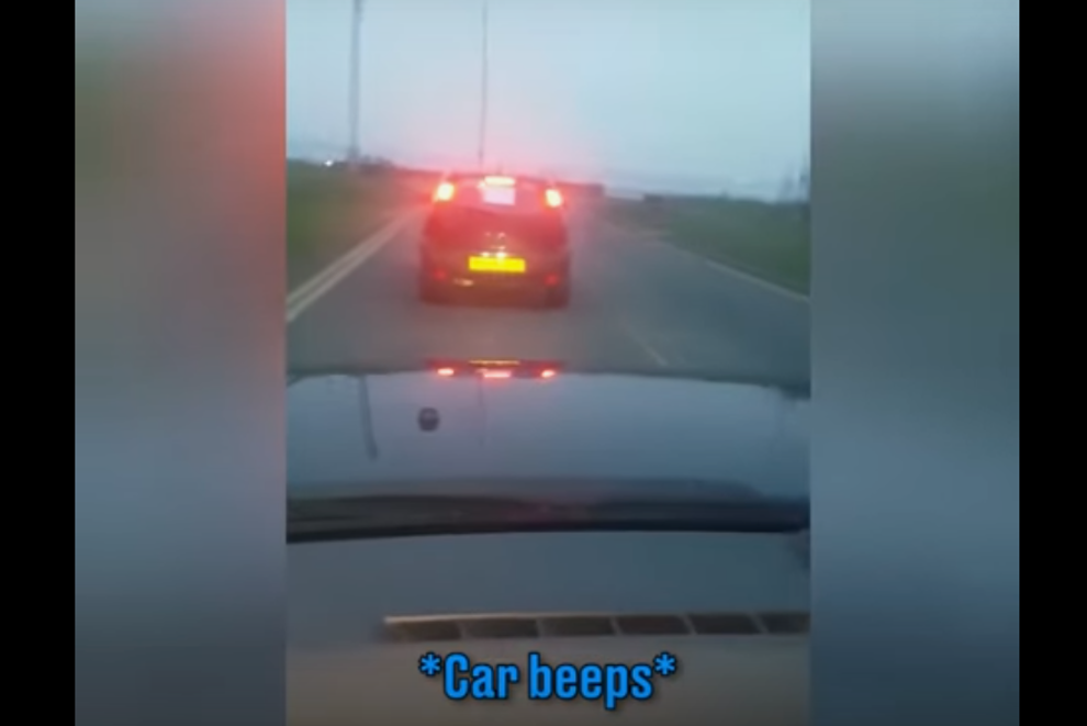 Co się stanie, kiedy połączysz światła stop z klaksonem?