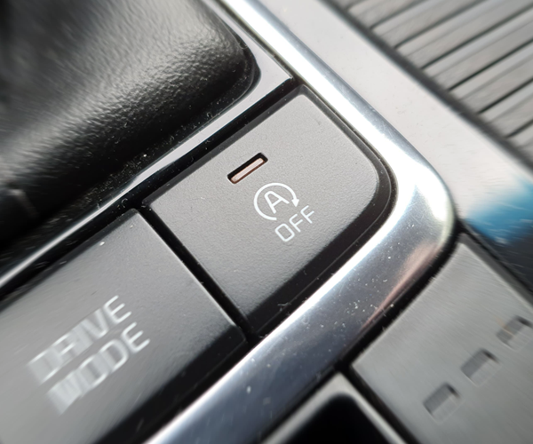 Mechanicy krytykują system Start-Stop. Jednoznaczne wyniki ankiety.