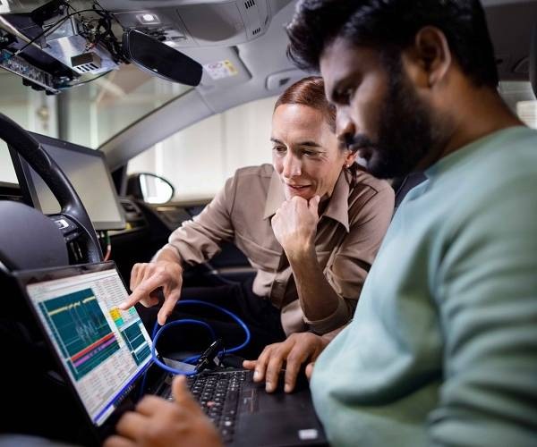 IAA Mobility 2023: Bosch rozwija rozwiązania i systemy dla pojazdów opartych na oprogramowaniu