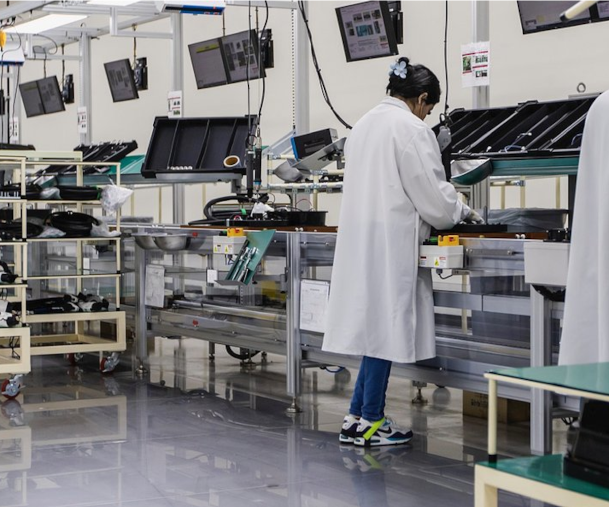 LG otwiera pierwszą w USA fabrykę zaawansowanych ładowarek do samochodów elektrycznych
