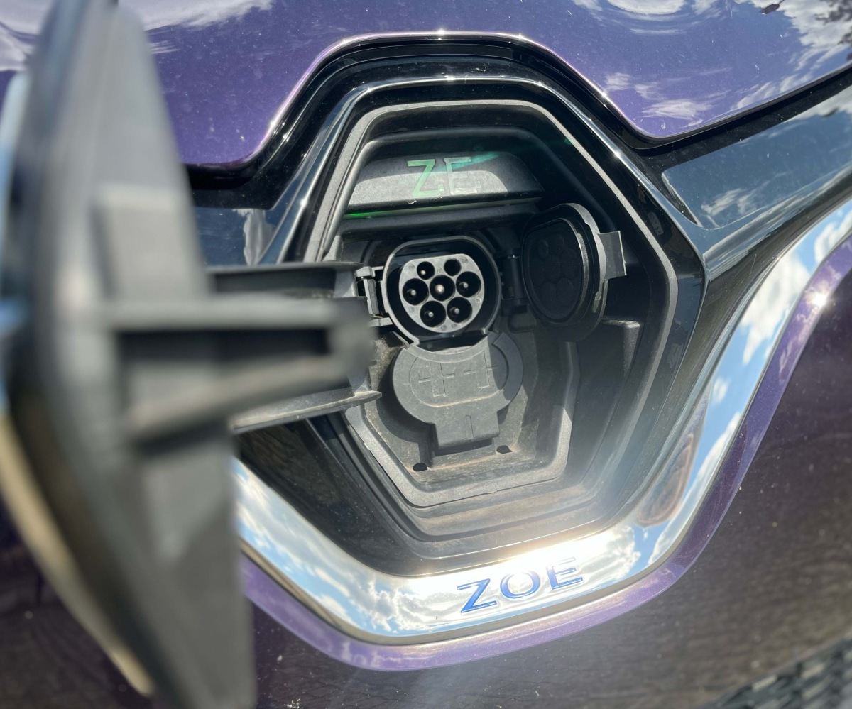 Polacy coraz chętniej kupują elektryki? Rynek wtórny motorem elektromobilności.