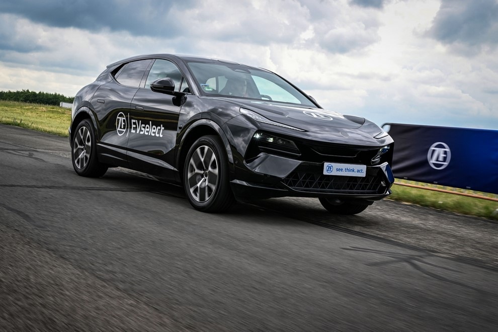 ZF z własnym autem koncepcyjnym, platformą modułową i propanem w klimatyzacji na targach IAA Mobility 2025