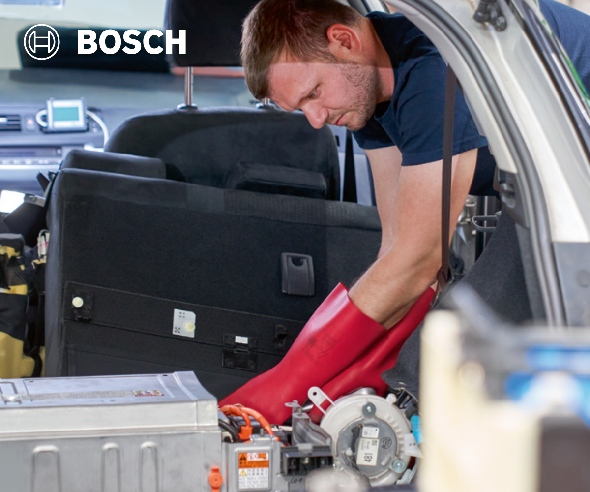 Poznaj urządzenia do obsługi instalacji w pojazdach hybrydowych i elektrycznych Boscha
