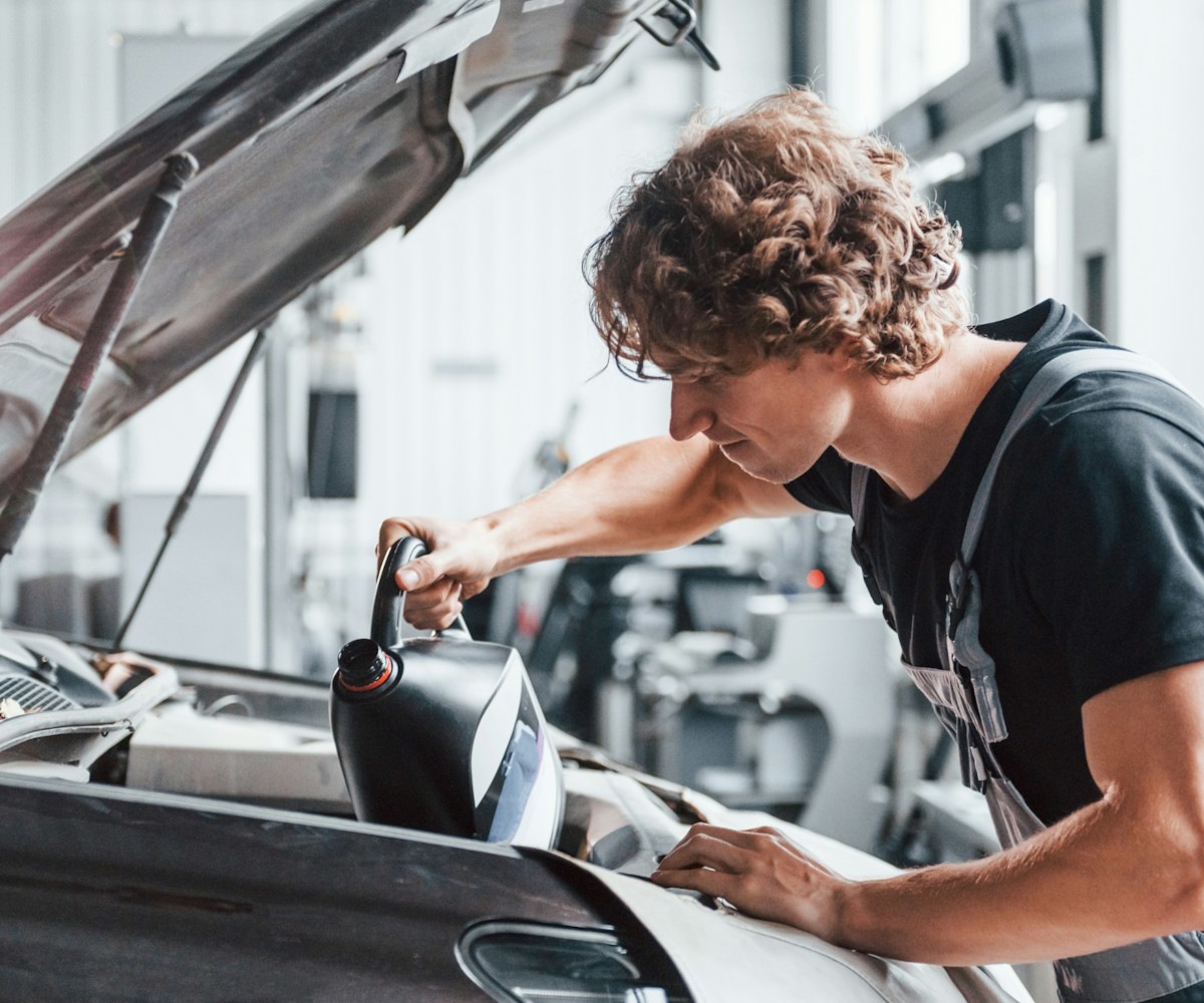 Co mechanik widzi w silniku, do którego ktoś lał zagęszczacz przez rok?