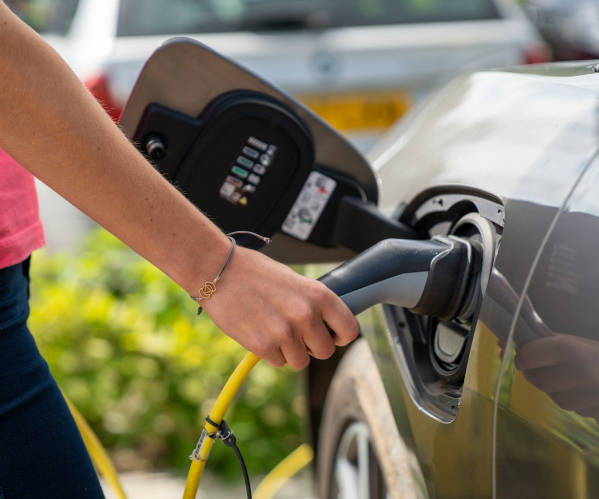 Czy hybrydy są za mało ekologiczne? Nowy sposób obliczania emisji wykluczy PHEV.