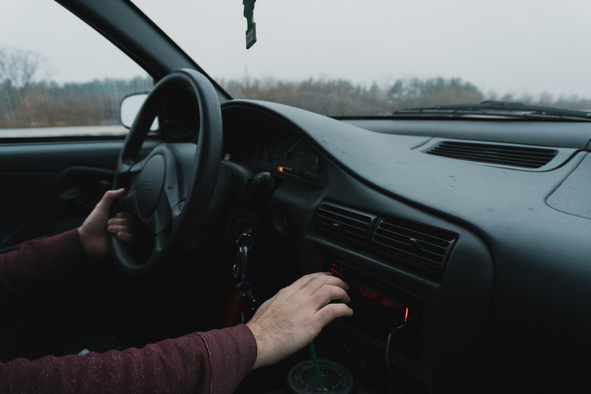 Kod do radia: dlaczego metoda, która może działać w Renault, nie działa w Volkswagenie
