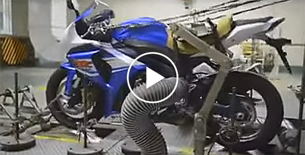 Tak testowane jest zawieszenie w motocyklu