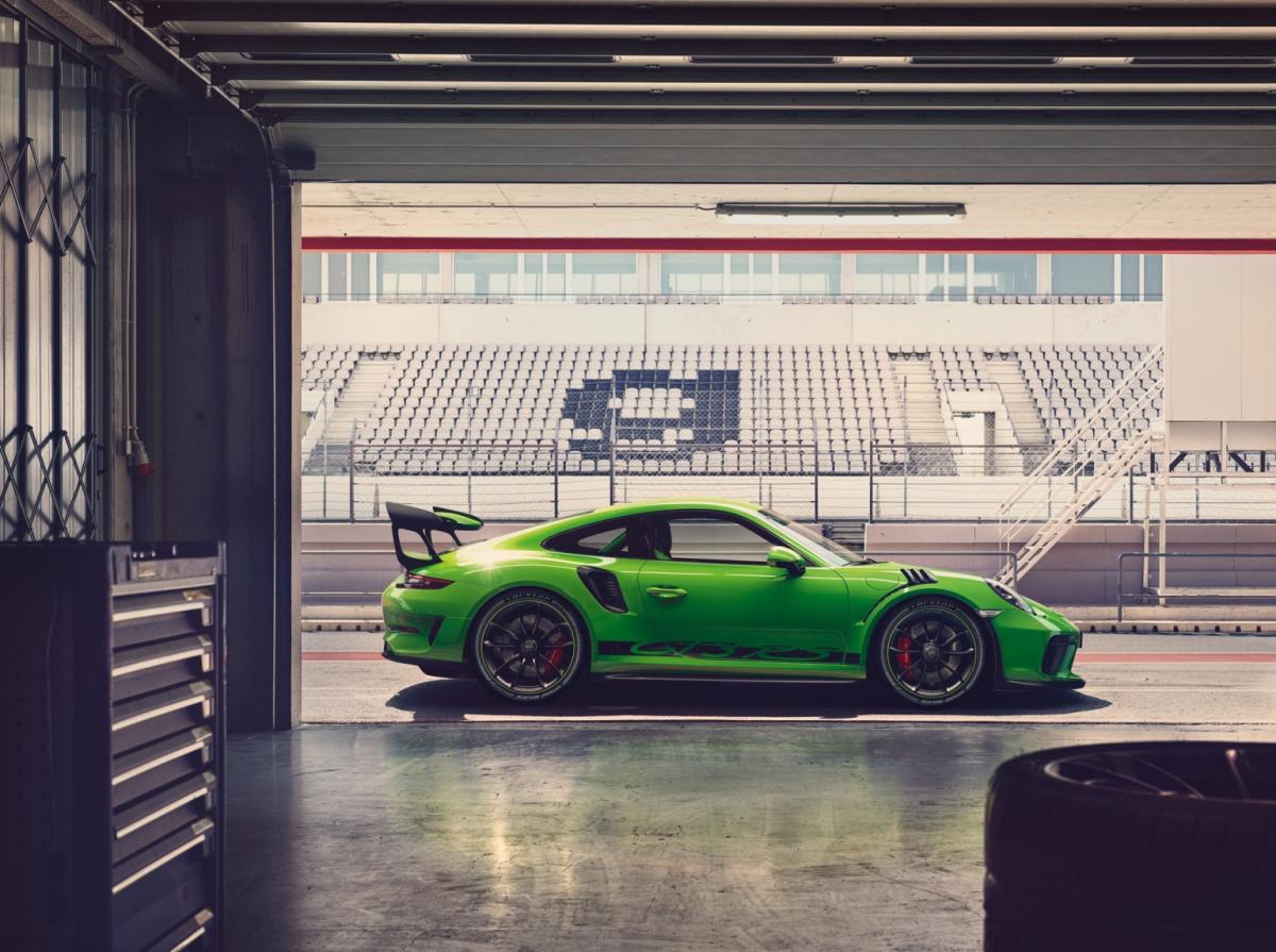 Nowy model Porsche 911 GT3 RS na oponach Dunlop Sport Maxx Race 2