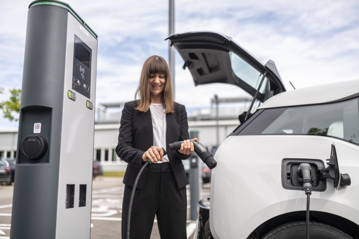 Bosch wprowadza pierwszy na świecie kabel do ładowania elektrycznych samochodów bez skrzynki sterującej