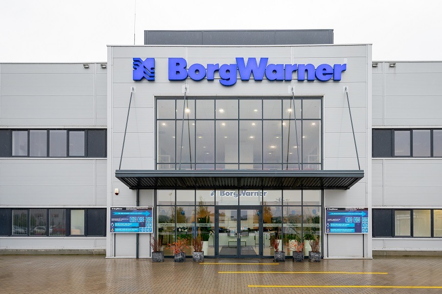 BorgWarner rozbudowuje zakład w Błoniu w celu produkcji komponentów dla pojazdów elektrycznych