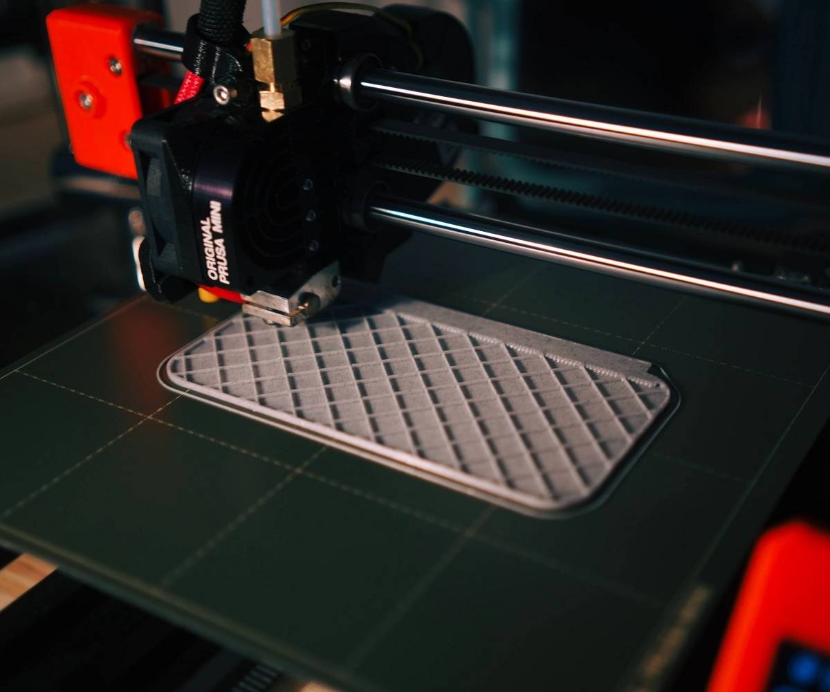 Części samochodowe z drukarek 3D – recepta na rynkowe braki?