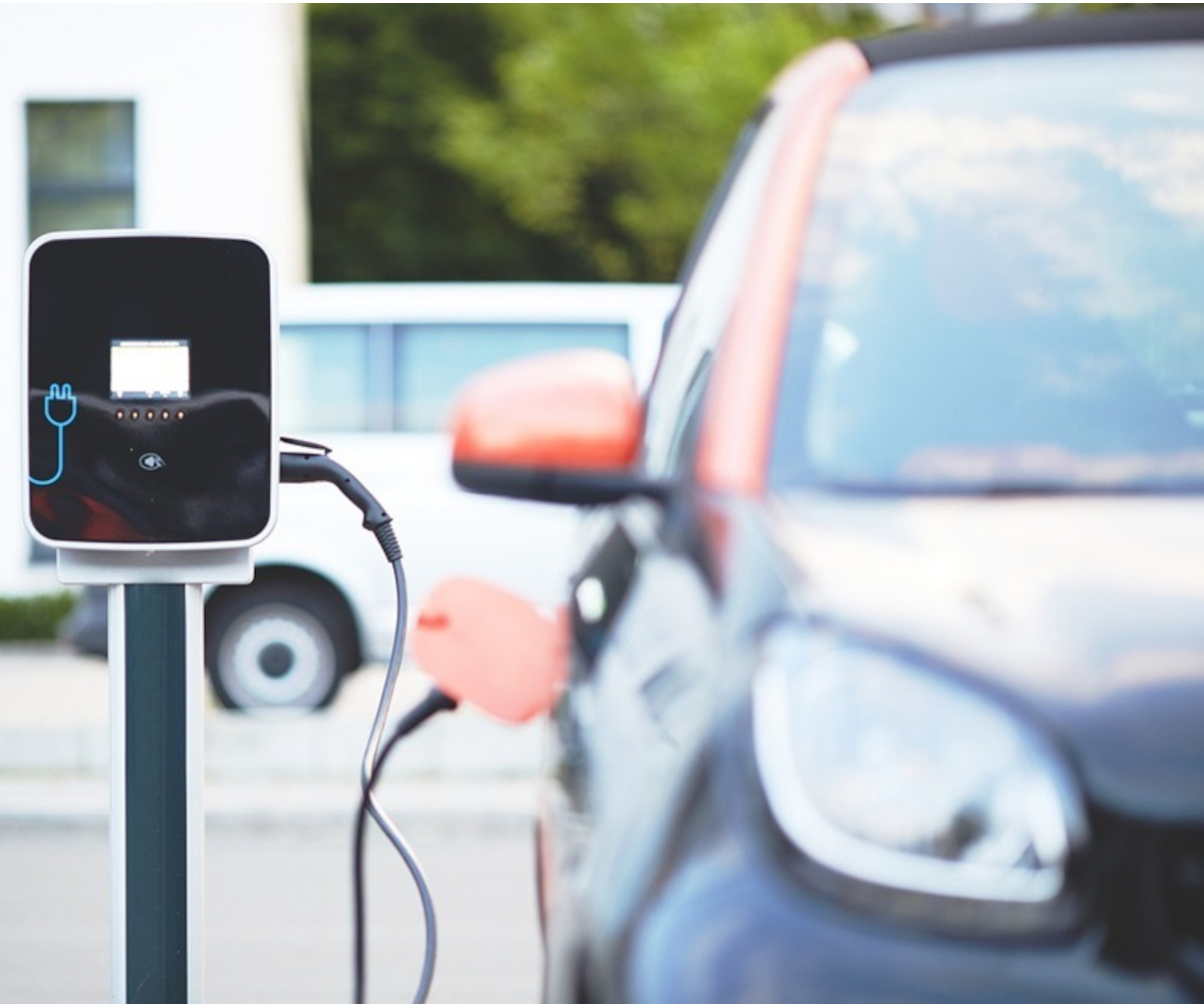 Pierwsza elektryczna zadyszka? UE wyprodukuje mniej elektryków niż zakładano.